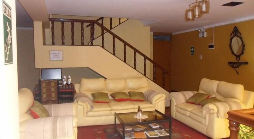 Hostel Sillustani Inn Puno Extérieur photo