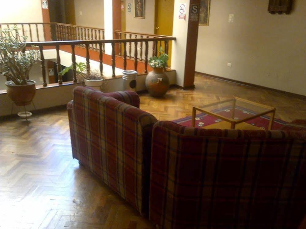 Hostel Sillustani Inn Puno Extérieur photo